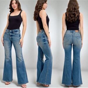 Judy Blue Mid Rise Tummy Control Flare Vintage Wash Jeans NWT